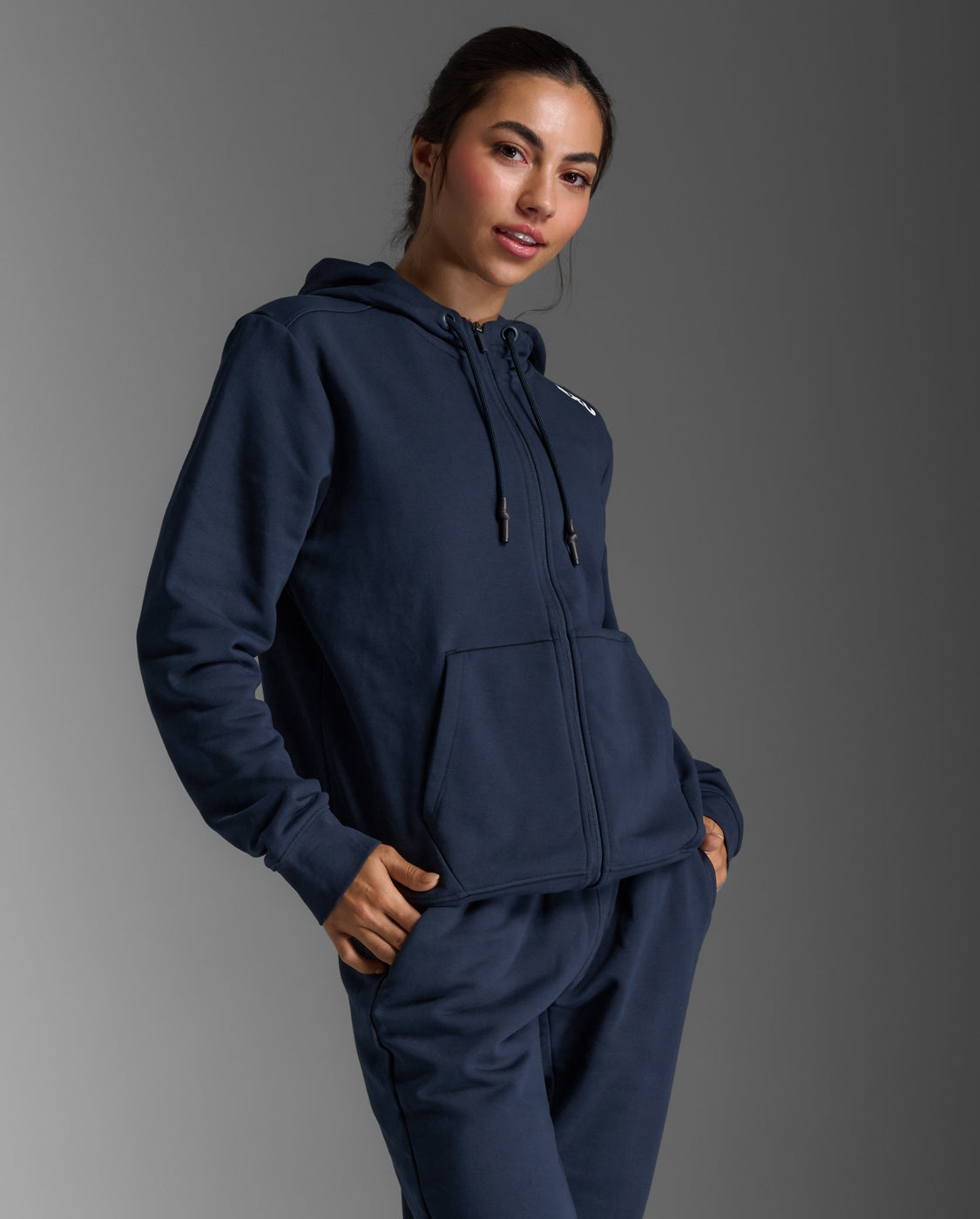 2xu-motion-aspire-full-zip-hoodie-damen-midnight-white image 4