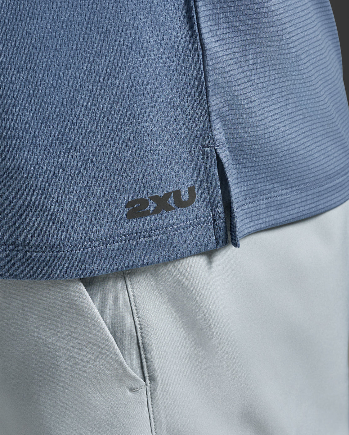 2xu-aero-tee-laufshirt-herren-indigo-kurzarm-slim-fit image 6