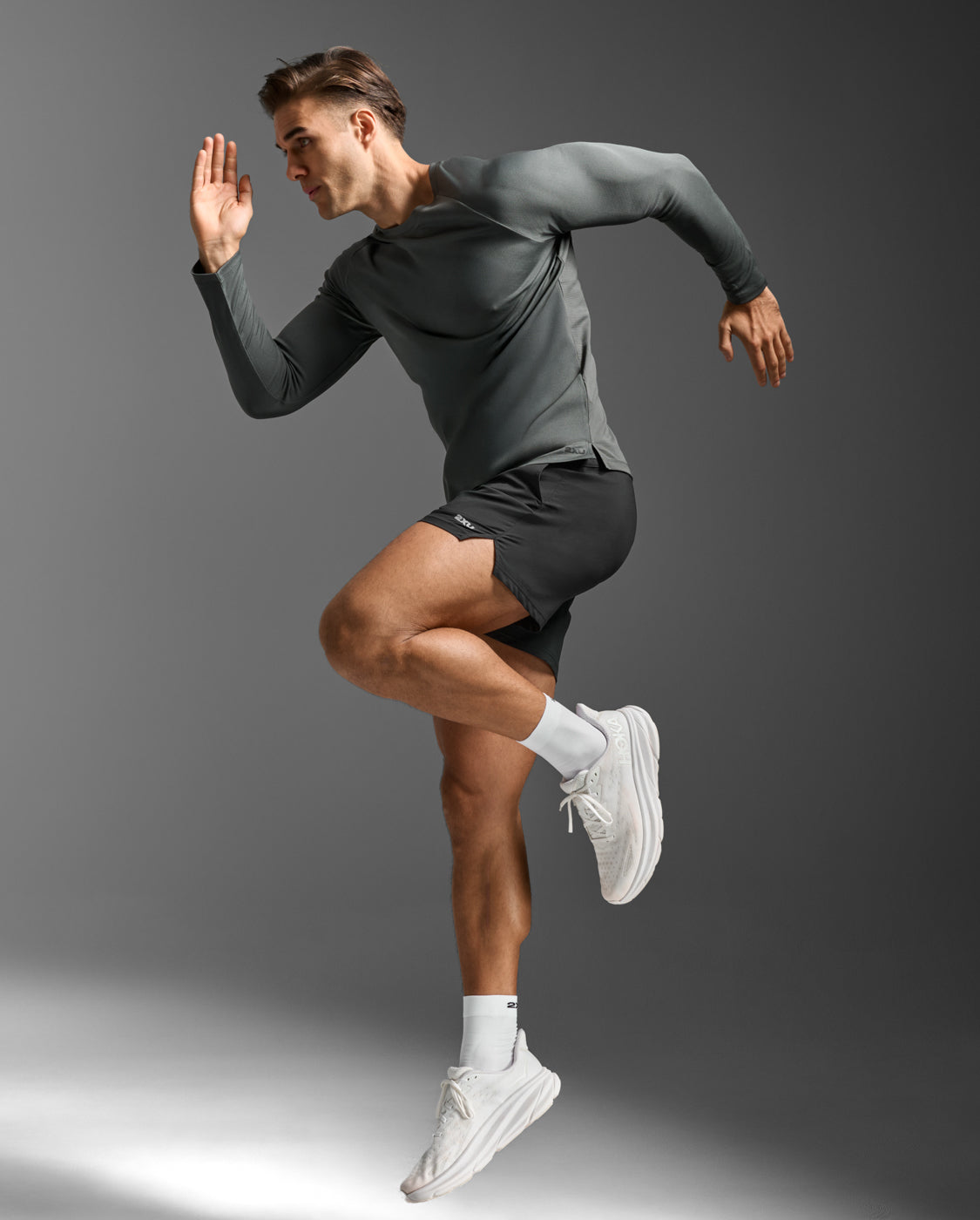 2xu-aero-long-sleeve-langarmshirt-herren-jupiter image 4