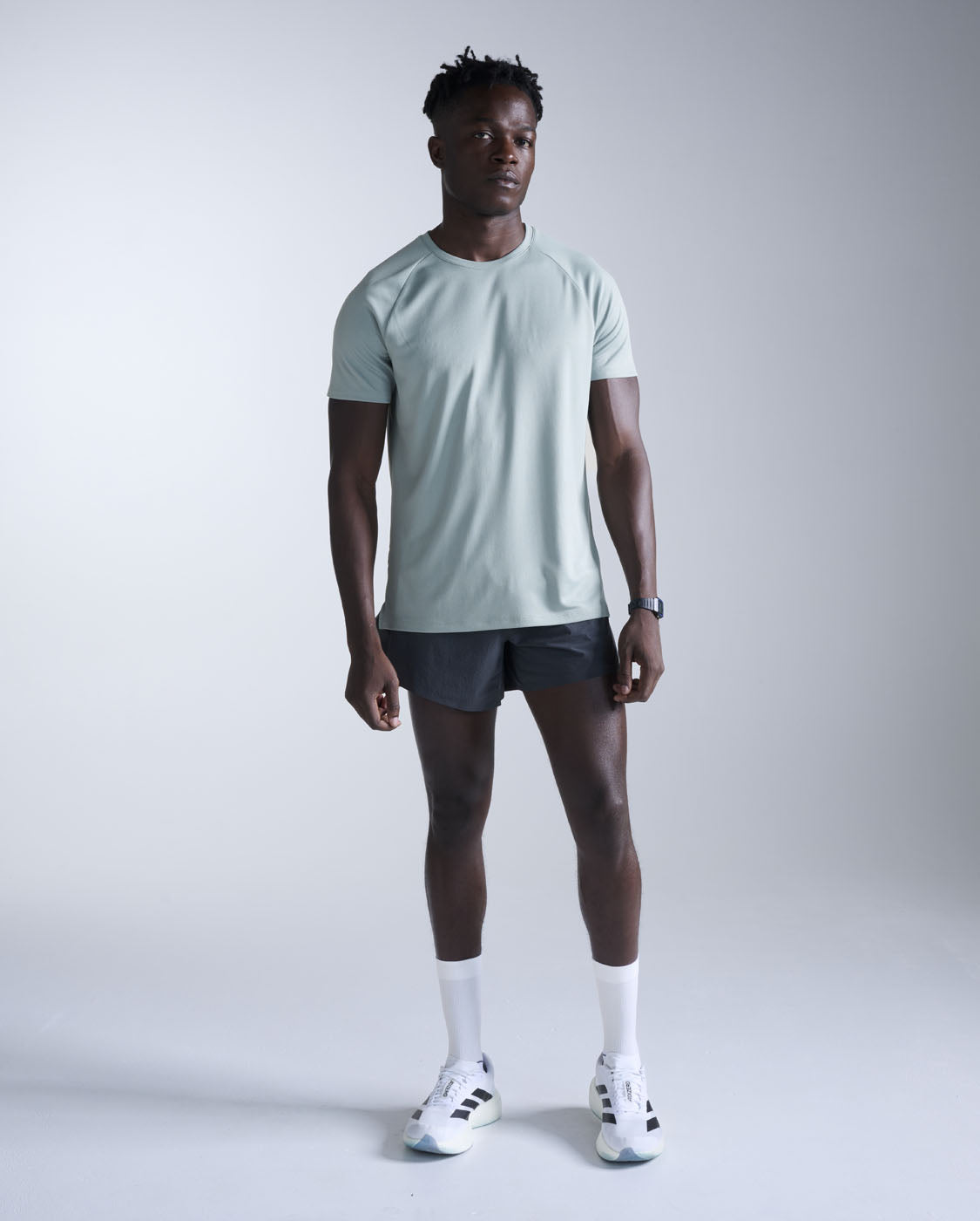 2xu-aero-tee-laufshirt-smoke-blue-black-slim-atmungsaktiv image 4