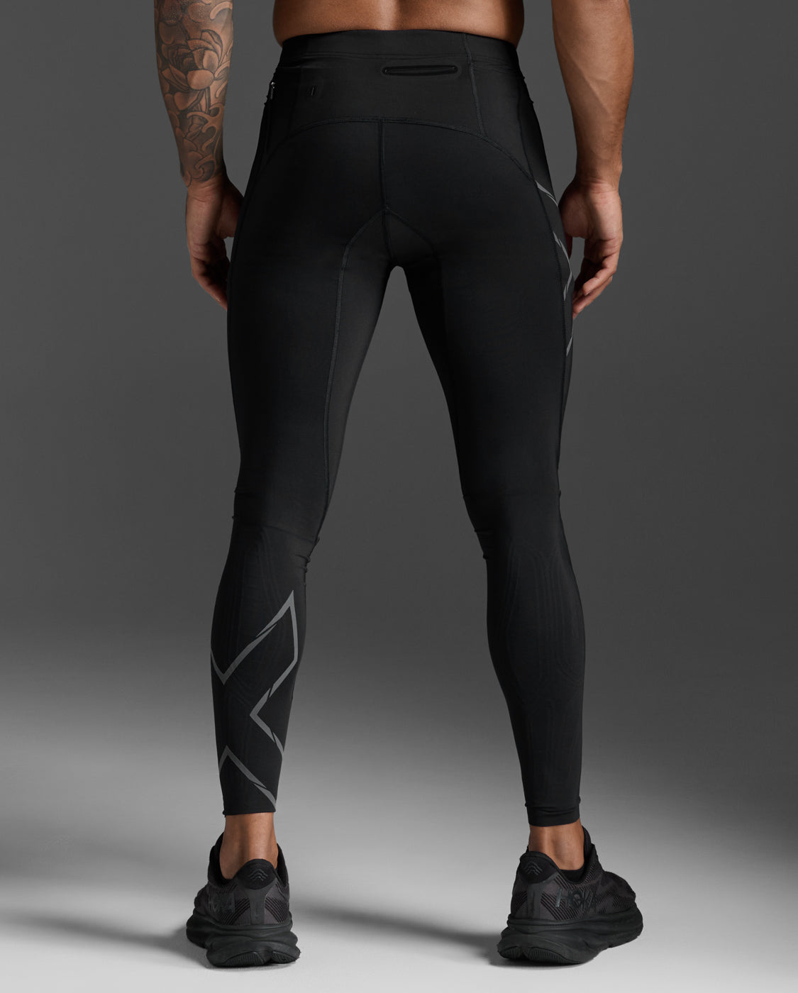 2xu-light-speed-compression-tights-herren-schwarz-mcs image 3