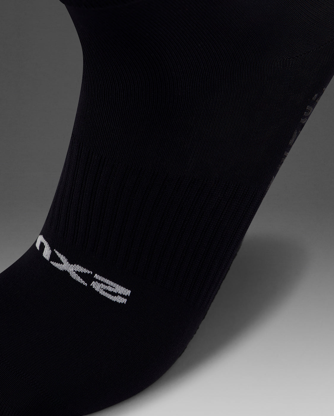 2xu-vectr-performance-crew-grip-sock-schwarz-rutschfest image 2