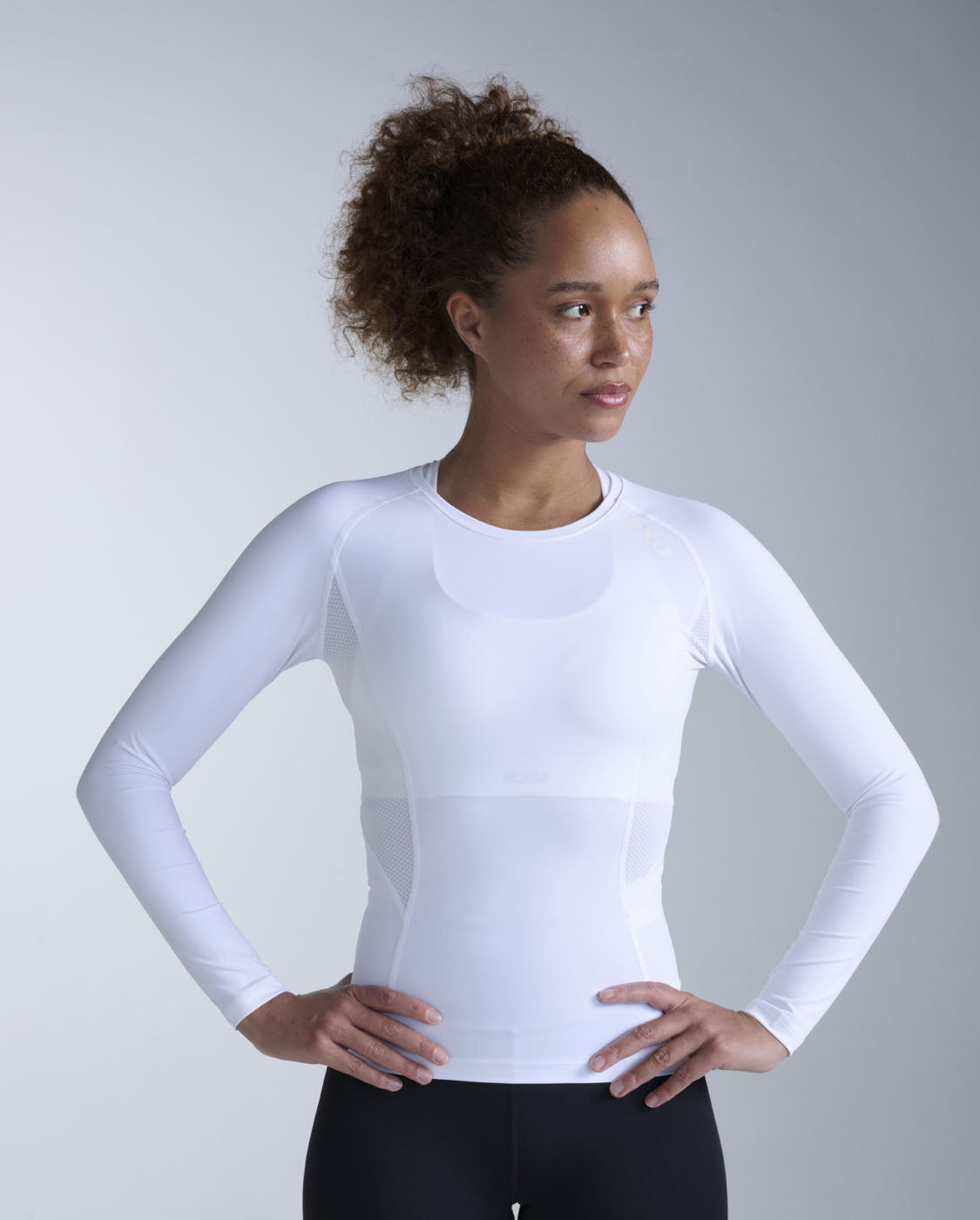 2xu-core-compression-long-sleeve-shirt-damen-wei image 5