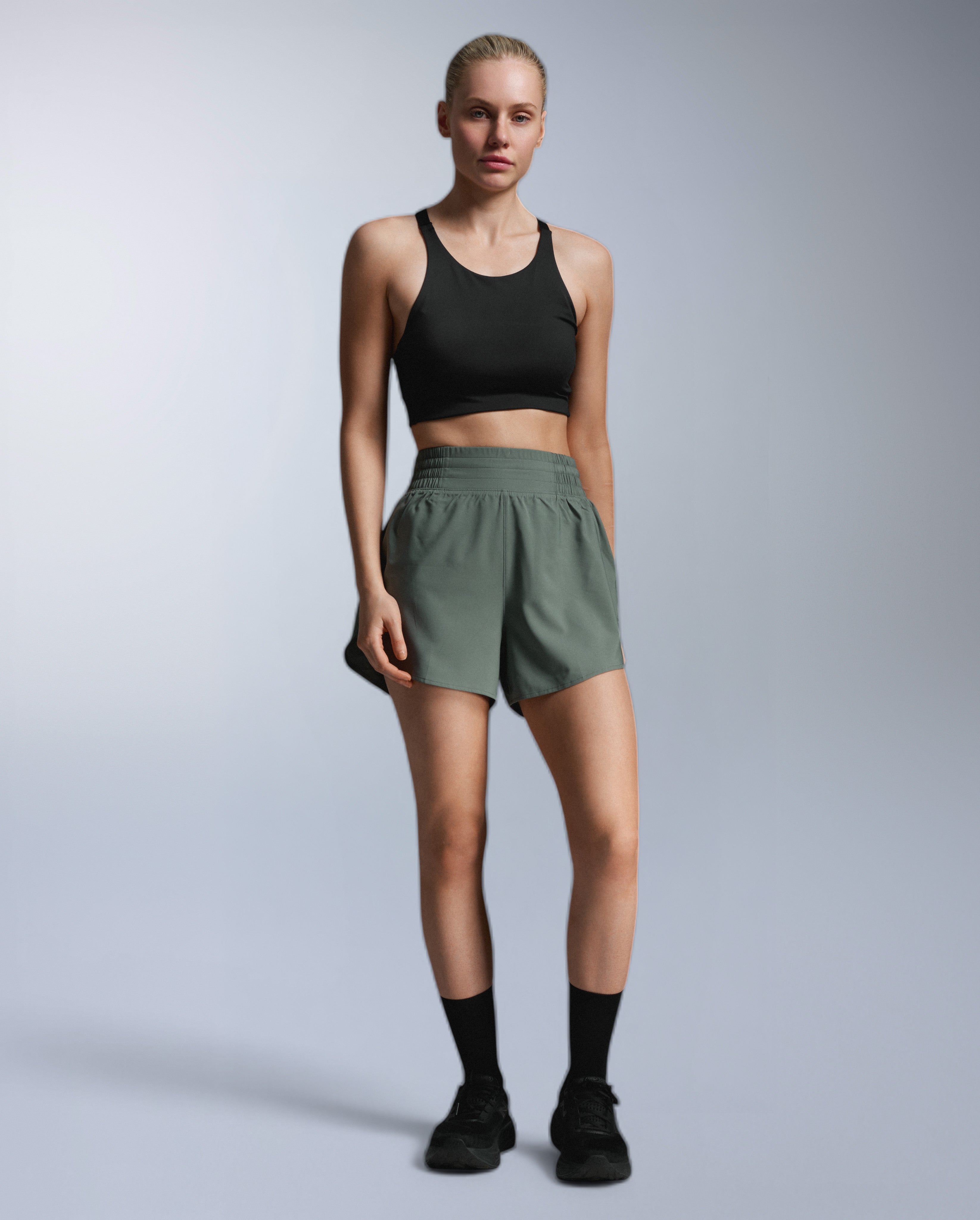2xu-aero-hi-rise-4-inch-shorts-damen-olive-laufshorts image 4