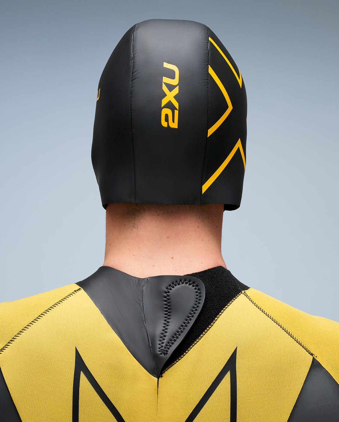 2xu-propel-neoprene-swim-cap-badekappe-schwarz-verstellbar image 3