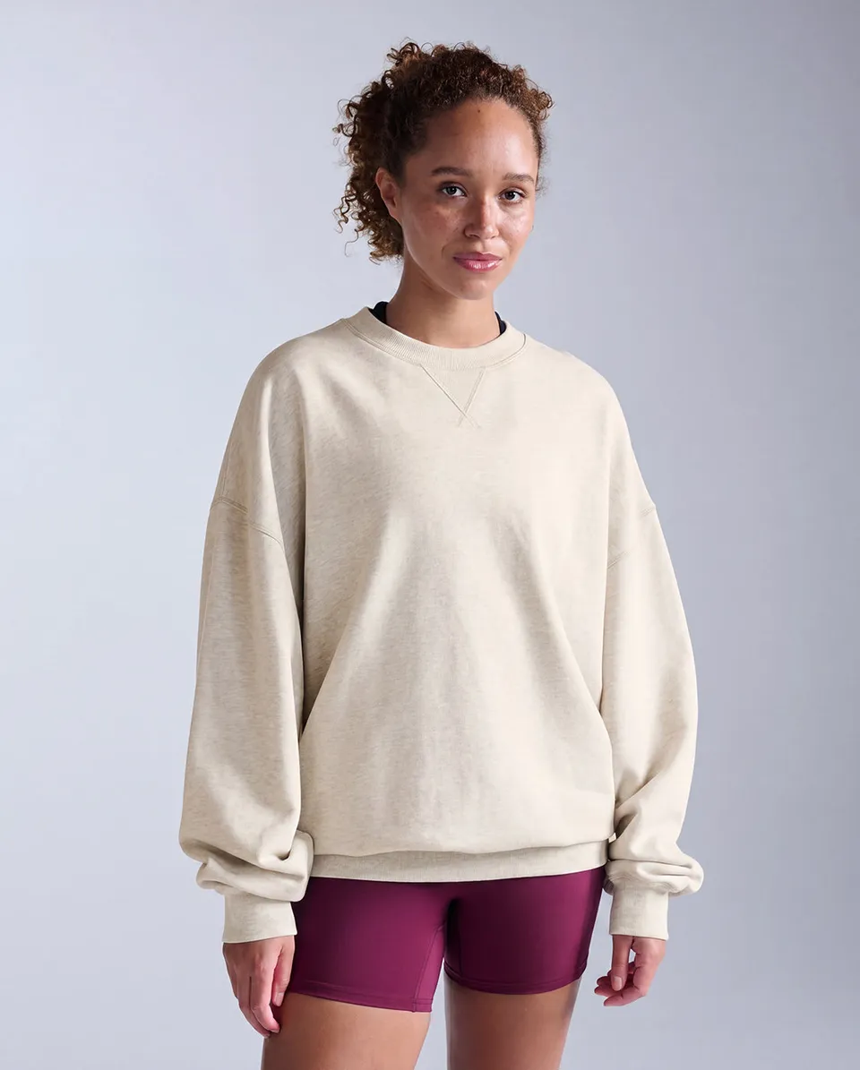 2xu-ez-oversized-organic-cotton-crew-sweatshirt-chalk-bio-baumwolle image 1
