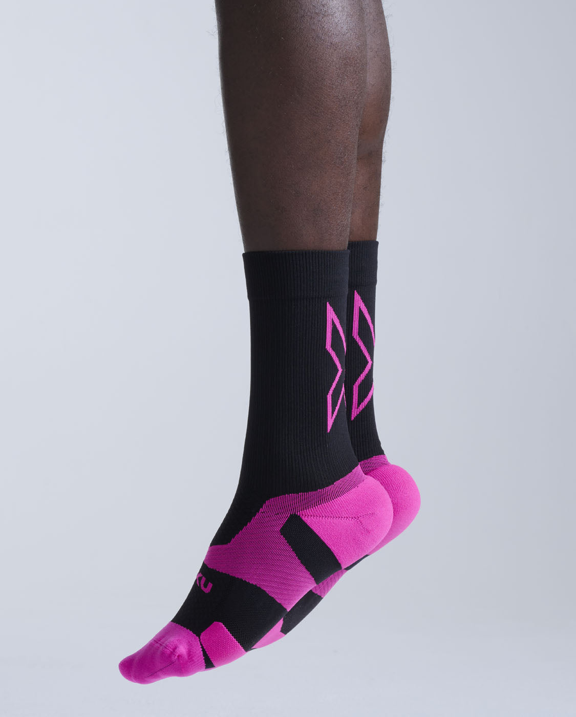 2xu-vectr-light-cushion-crew-socken-schwarz-kompression image 4