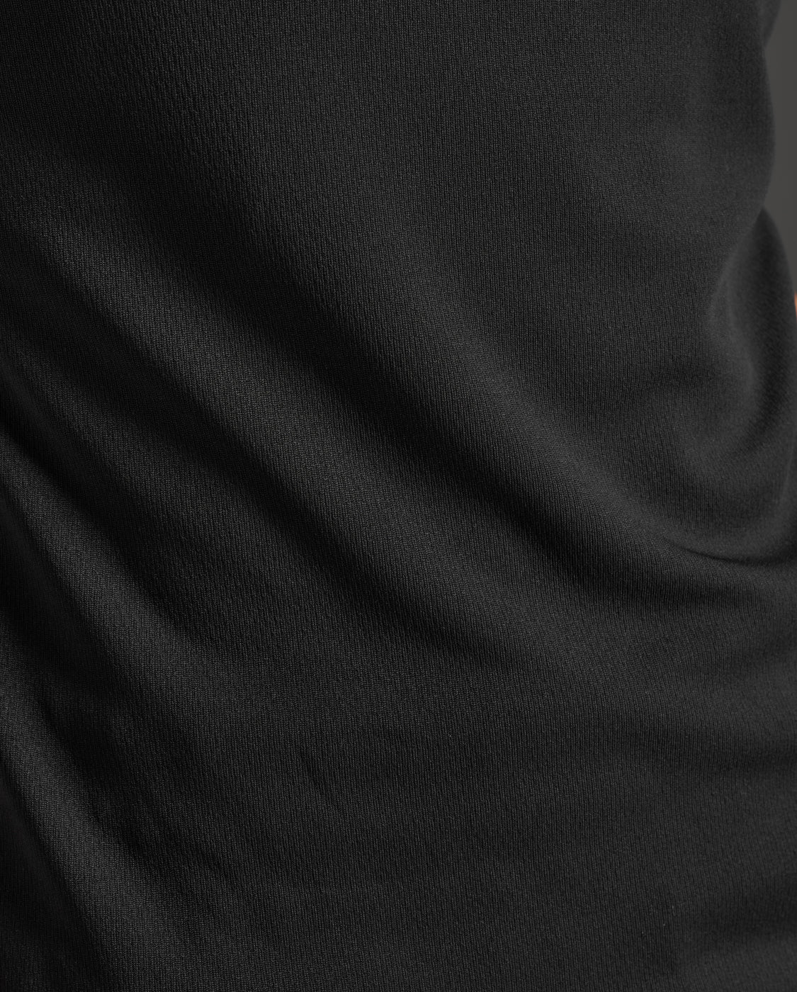 2xu-motion-aspire-polo-poloshirt-schwarz-damen-fitted image 6