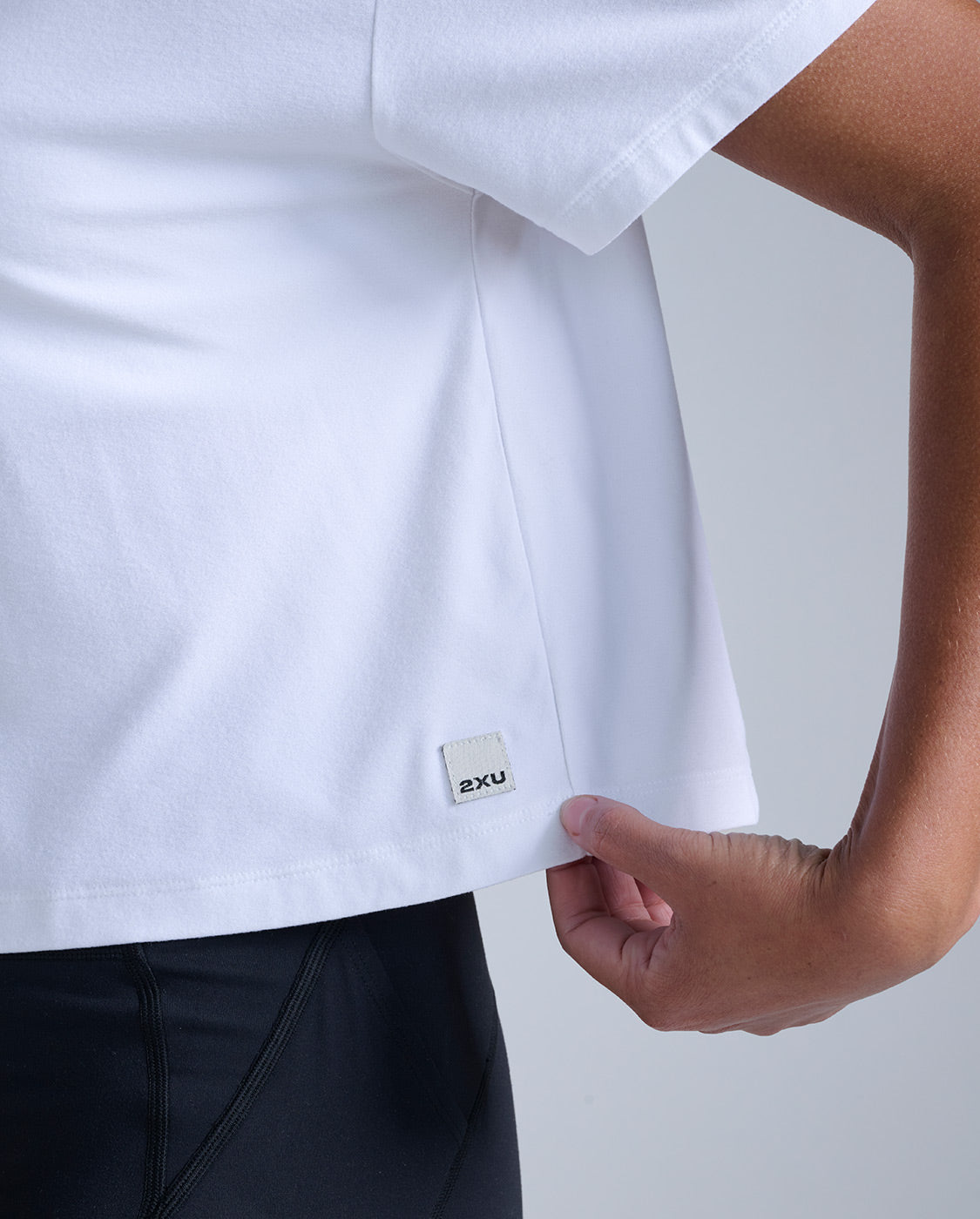 2xu-form-soft-jersey-relaxed-tee-wei-trainingsshirt image 4