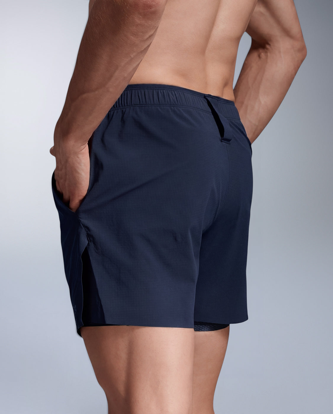 2xu-force-2-in-1-5-inch-shorts-midnight-herren image 3