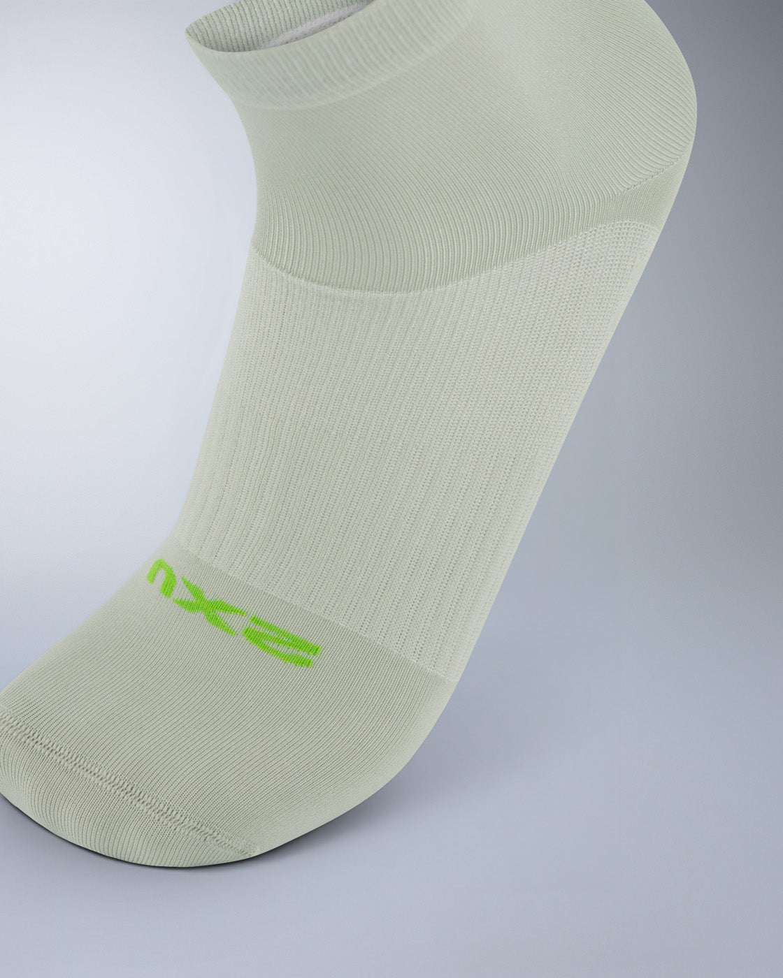 2xu-vectr-performance-crew-grip-socken-seafoam-unisex image 2