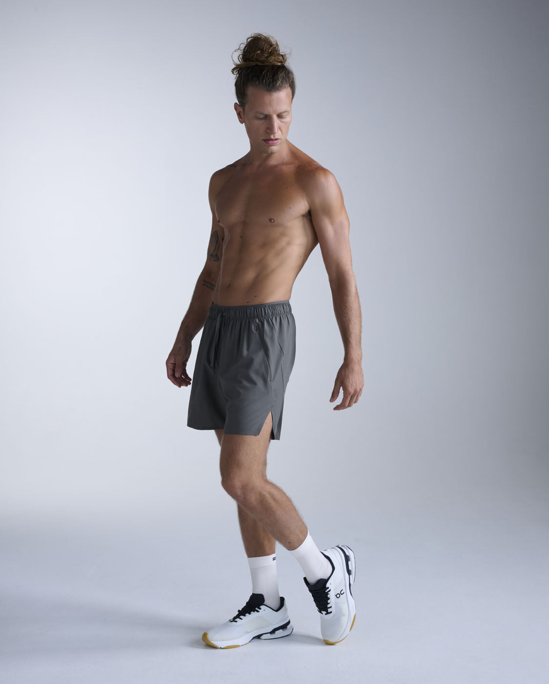 2xu-motion-5-inch-shorts-herren-jupiter image 6