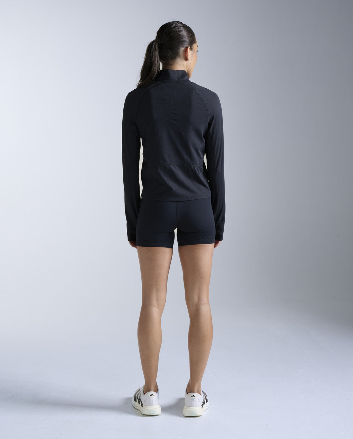 2xu-aero-trail-1-2-zip-laufshirt-damen-schwarz-langarm image 6
